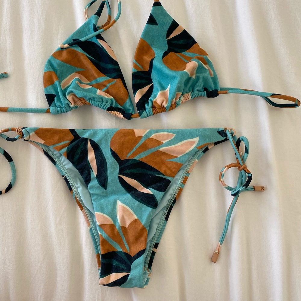 VIX Triangle Bikini